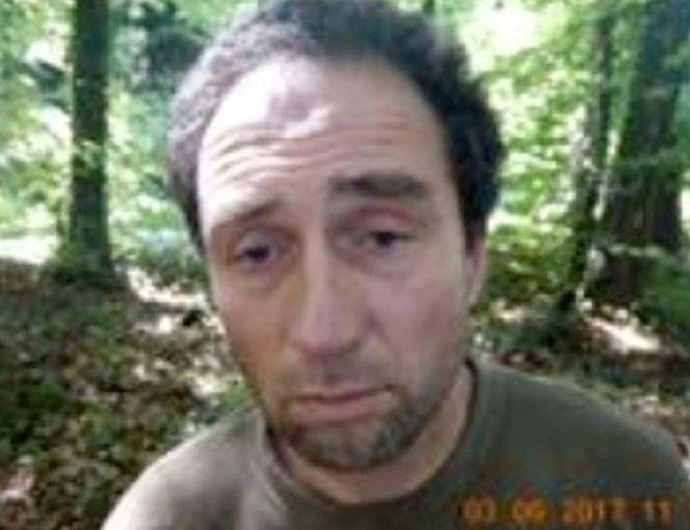 После јурњаве преко границе, швајцарска полиција ухапсила болесника који је напао људе МОТОРКОМ